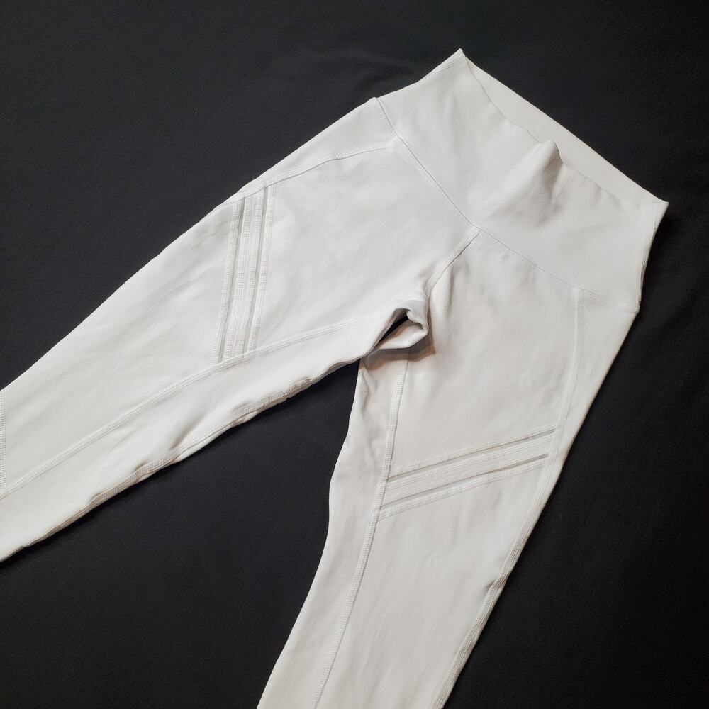 Alo Yoga Women's Size S Mesh Capri Leggings White